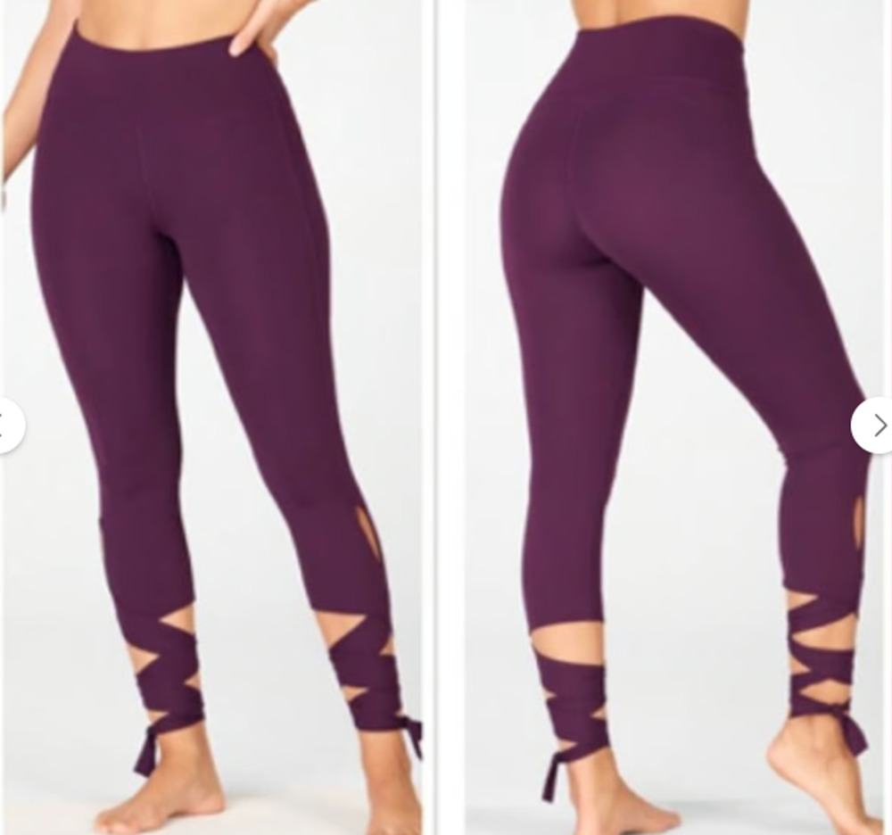 Fabletics PureLuxe High Waisted Tie-Up Capri Leggings Plum Burgundy Small 2-6
